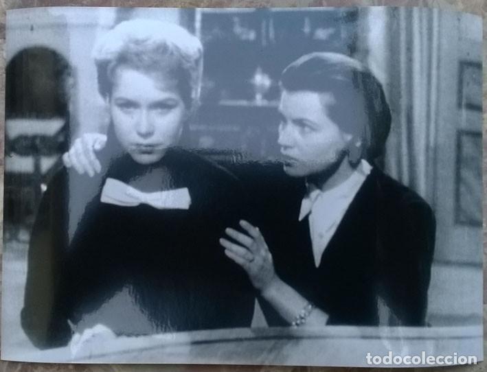 Cine: 2 fotos de Abdruck Honorarfrei: Das Erbe vom Pruggerhof. Heliane Beil/ Edith Mill 1955 (18 x 13 cm)