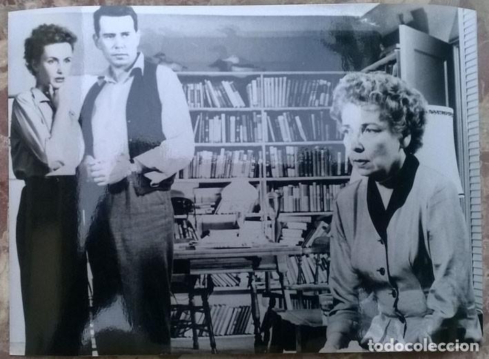 Cinema: foto de Abdruck Honorarfrei: Stadt im w&uuml;rgegriff (The Captive City) 1952 Marjorie Crossland (18x13)