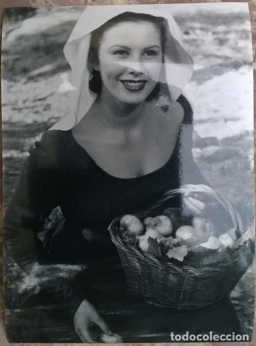 Cinema: foto de Abdruck Honorarfrei: Genoveva (La leggenda di Genoveffa) Anne Vernon 1952 (18x13 cm)