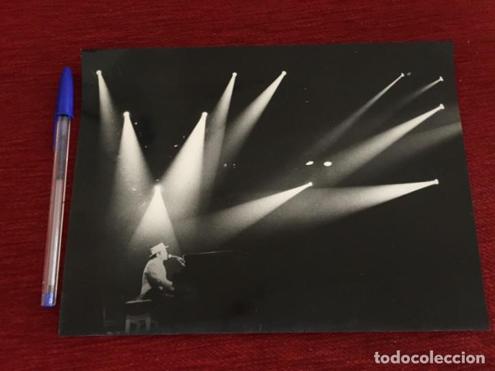 Cin&eacute;ma: F8916 FOTO FOTOGRAFIA ORIGINAL DE PRENSA CANTANTE ELTON JOHN CONCIERTO