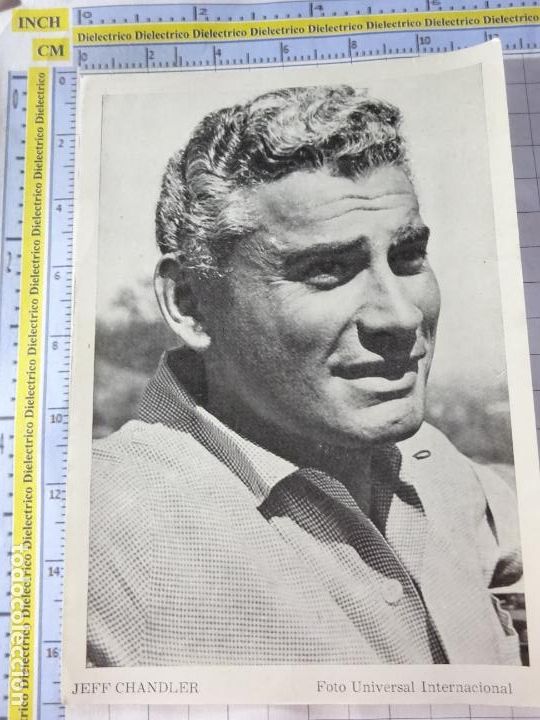 Kino: FOTO DE CINE. ACTORES ACTRICES HOLLYWOOD. OBSEQUIO REVISTA FLORITA. 47 JEFF CHANDLER