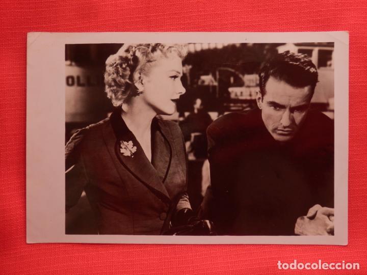 Cine: Montgomery clift y Anne Baxter, Yo confieso, Alfred Hitchcock, foto original 12x17 cms, buen estado.