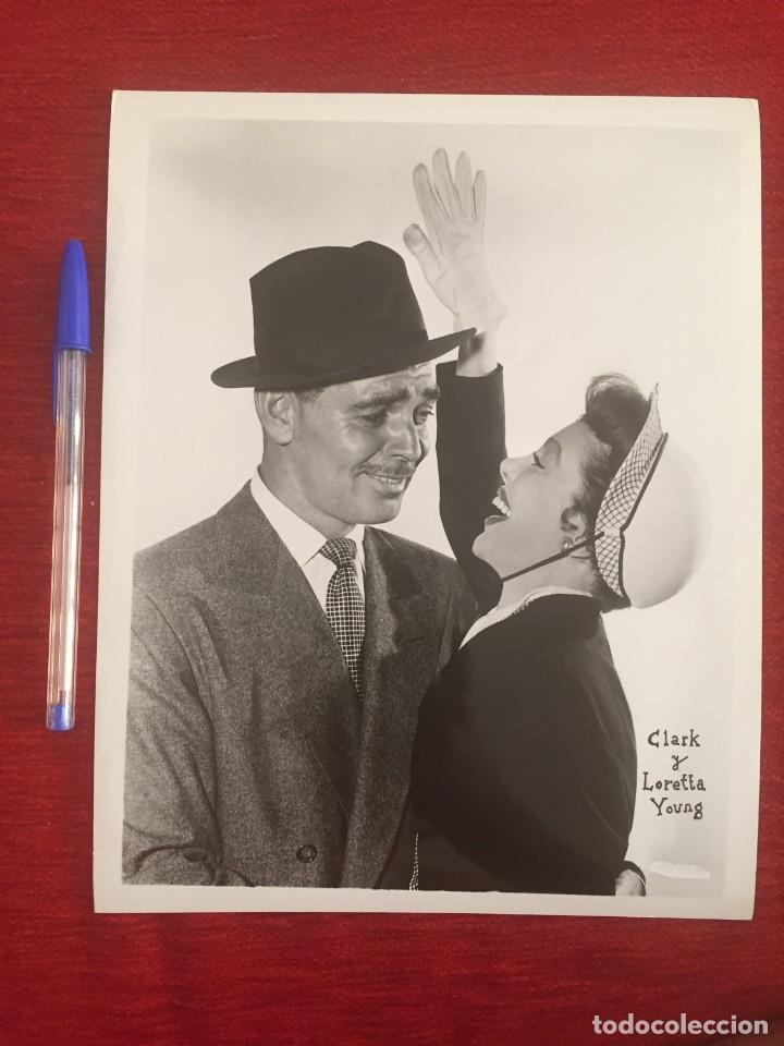 Cine: F9751 FOTO FOTOGRAFIA ORIGINAL DE PRENSA CINE CLARK GABLE Y LORETA YOUNG KEY TO THE CITY 1949