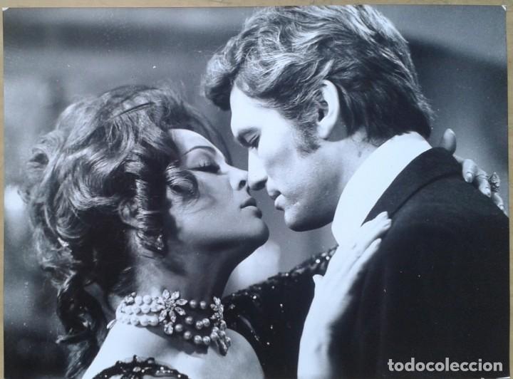 Cine: ESA MUJER. FOTO 18X24. SARA MONTIEL, IVAN RASSIMOV