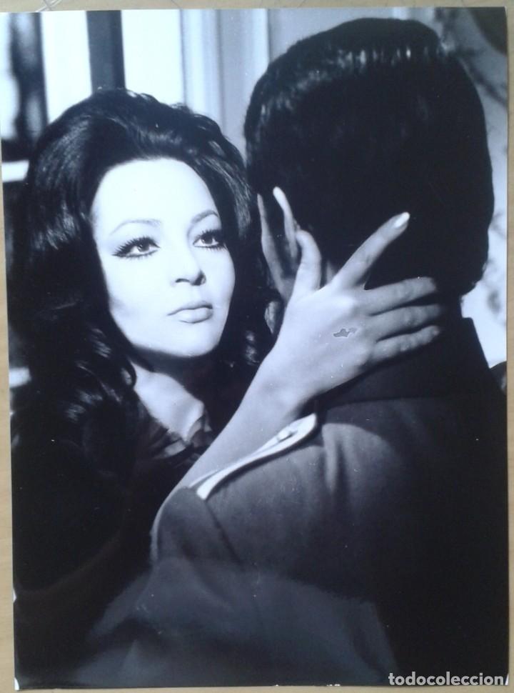 Cine: ESA MUJER. FOTO 18X24. SARA MONTIEL, HUGO BLANCO