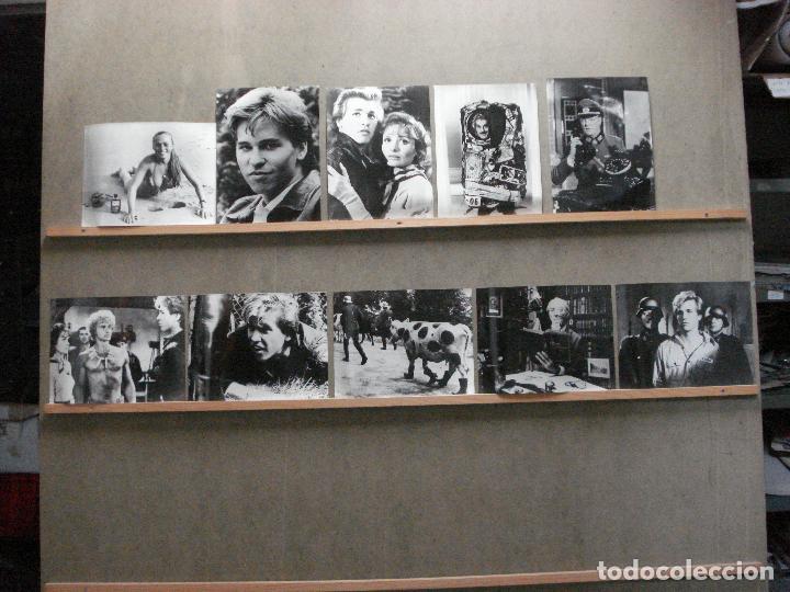 Cine: F31807 TOP SECRET VAL KILMER PETER CUSHING 10 FOTOS B/N ORIGINALES ESPA&Ntilde;OLAS