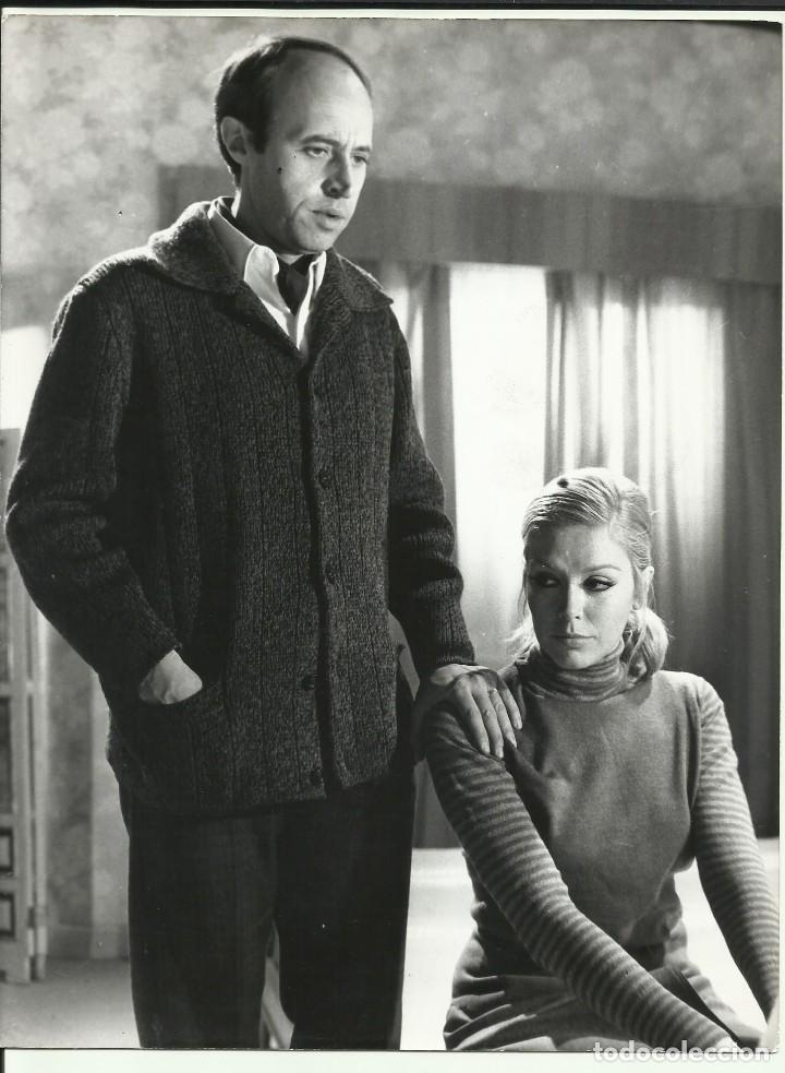 Cine: F31723 TERESA GIMPERA JUANJO MENENDEZ DESPUES DE LOS NUEVE MESES FOTO B/N ORIGINAL ESPA&Ntilde;OLA