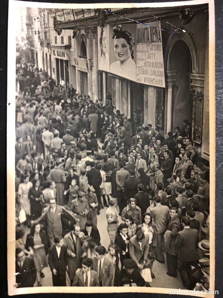 Cine: Foto fachada teatro San Fernando Sevilla Cartel juanita Reina foto Gelan