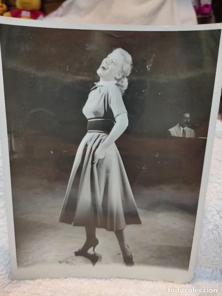 Cin&eacute;ma: TRISH DWELLEY CANTANDO SHOW TV USA 1957