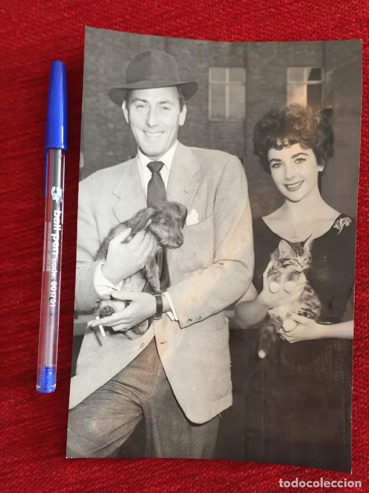 Cine: F9902 FOTO FOTOGRAFIA ORIGINAL DE PRENSA LIZ ELIZABETH TAYLOR Michael Wilding (19-6-1952)