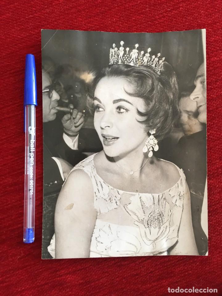 Cine: F9908 FOTO FOTOGRAFIA ORIGINAL DE PRENSA LIZ ELIZABETH TAYLOR (30-1-1972)