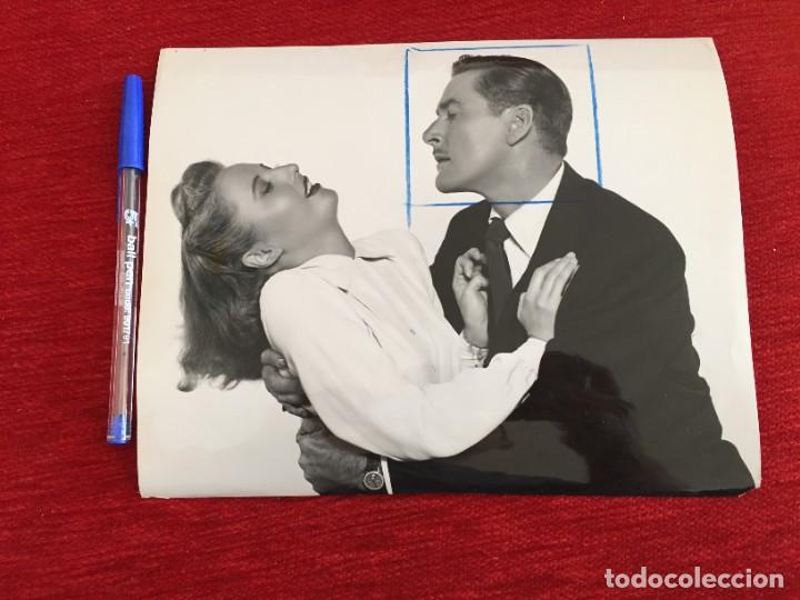 Cinema: F9972 FOTO FOTOGRAFIA ORIGINAL DE PRENSA CINE ERROL FLYNN BARBARA STANWYCK