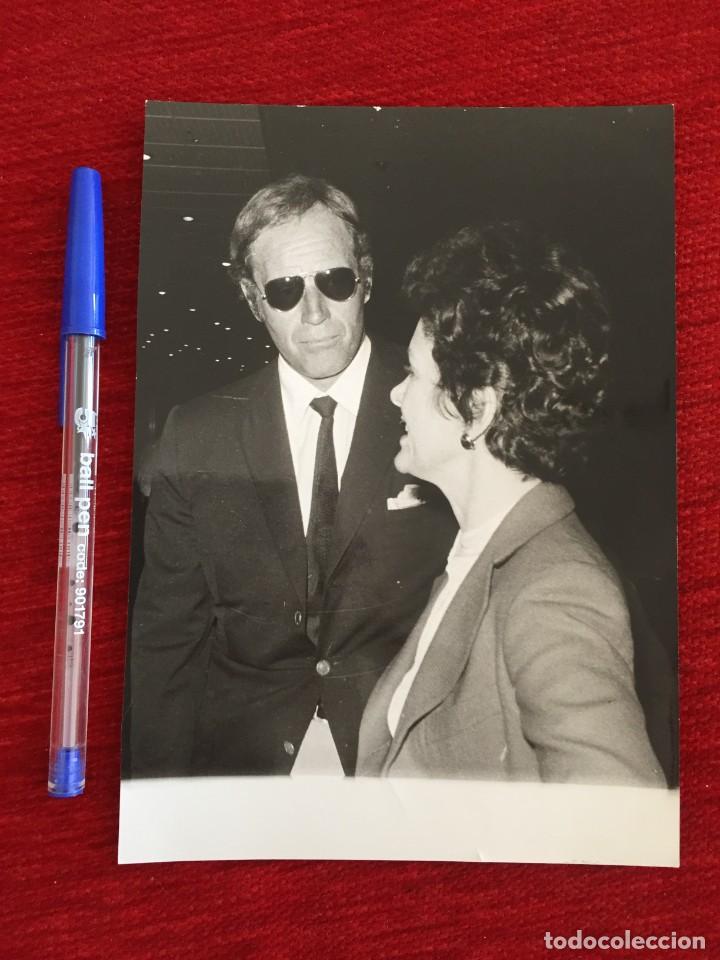 Cine: R10344 FOTO FOTOGRAFIA ORIGINAL DE PRENSA CINE CHARLTON HESTON Lydia Clarke