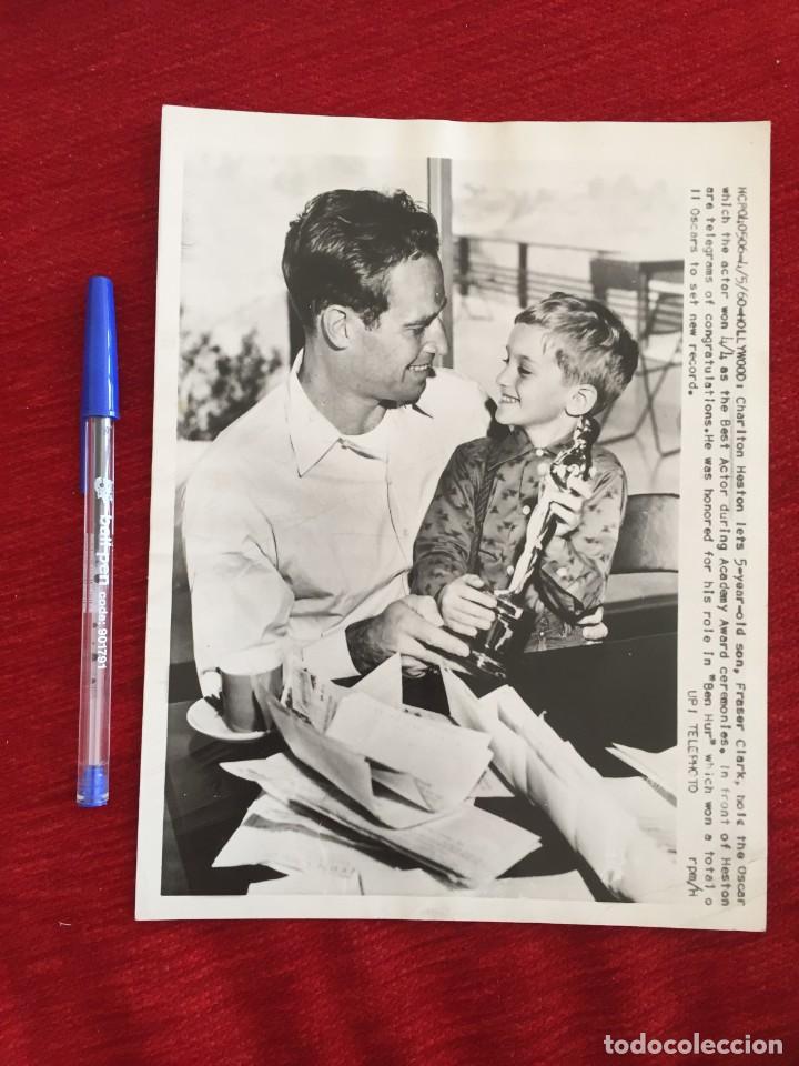Cine: F10042 FOTO FOTOGRAFIA ORIGINAL DE PRENSA CINE CHARLTON HESTON (4-5-1960) FRASER CLARK
