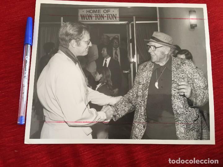 Cine: F10046 FOTO FOTOGRAFIA ORIGINAL DE PRENSA CINE CHARLTON HESTON ANDY DEVINE