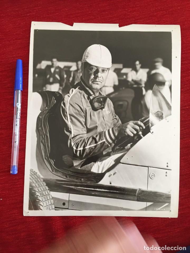 Cine: F10081 FOTO FOTOGRAFIA ORIGINAL DE PRENSA CINE CLARK GABLE TO PLEASE A LADY MIEDO DE AMAR 1950