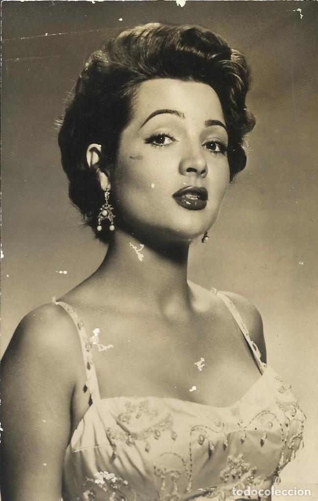 Cine: Sara Montiel. Tarjeta Postal. 14x9 cm. Signos de la edad. Archivo Bermejo.