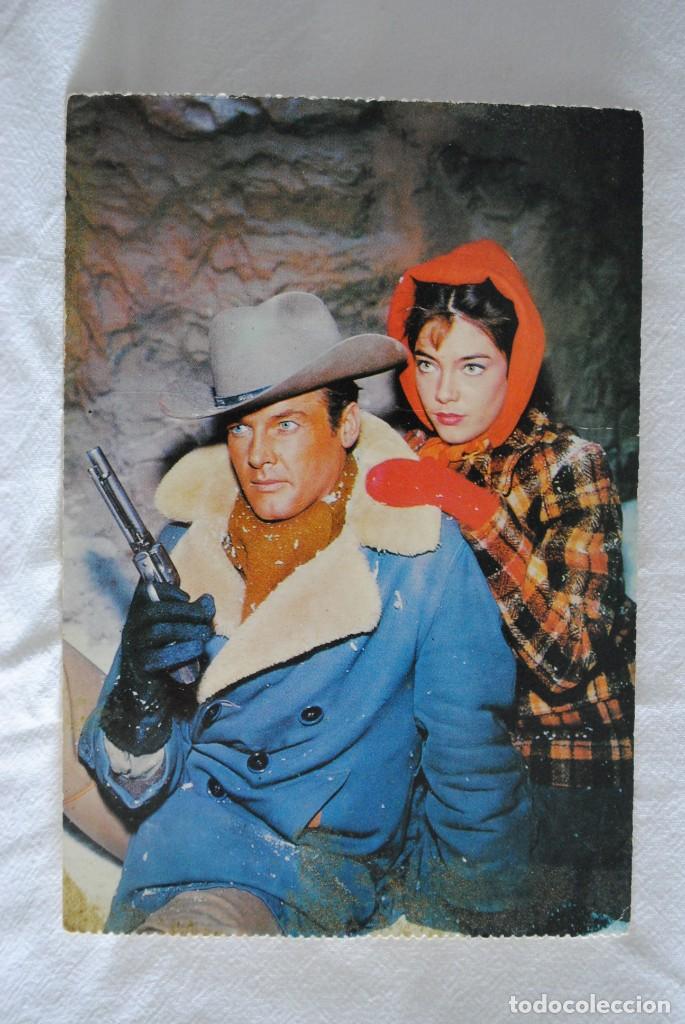 Cine: ROGER MOORE - MARLENE WILLIS