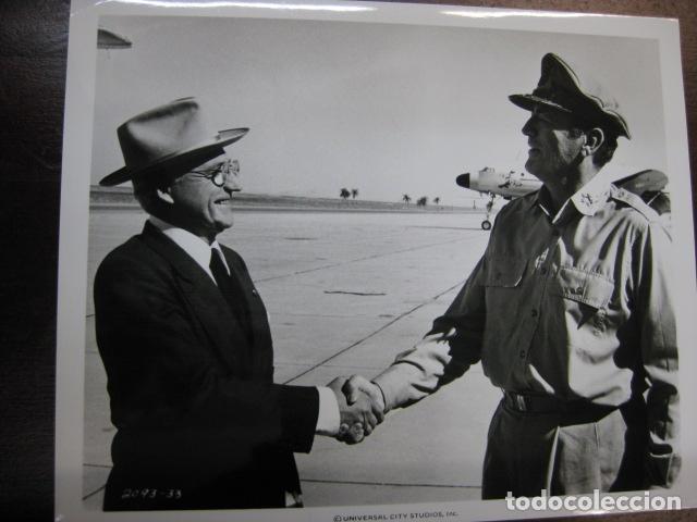 Cine: macarthur - foto original b/n - gregory peck ed flanders II Guerra Mundial Guerra de Corea