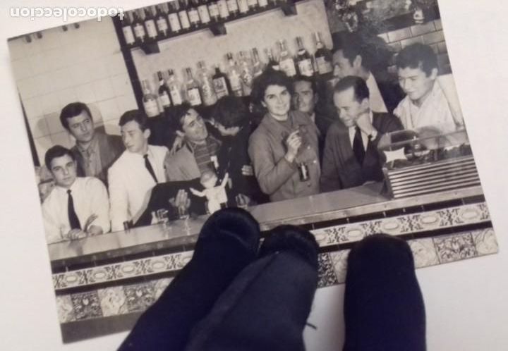 Kino: Fotograf&iacute;a actriz Ana Mariscal en un Bar. Sin fecha. Lleva un texto por detr&aacute;s. Ver descripci&oacute;n.