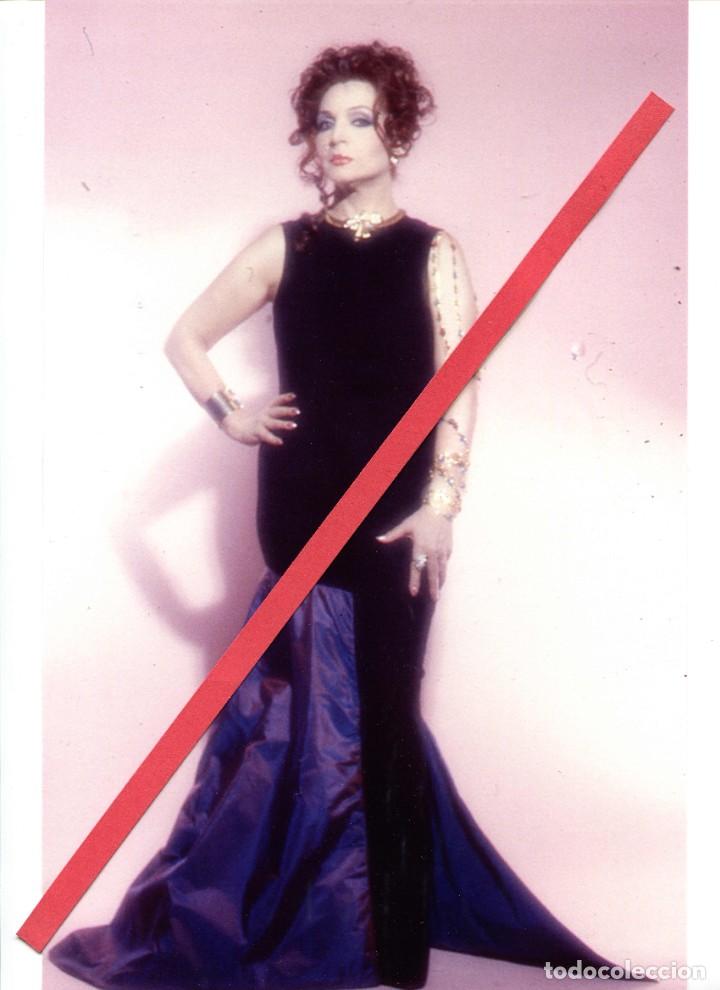 Cine: SARA MONTIEL. FOTOGRAF&Iacute;A EN MATE 19 X 30,5 cms.