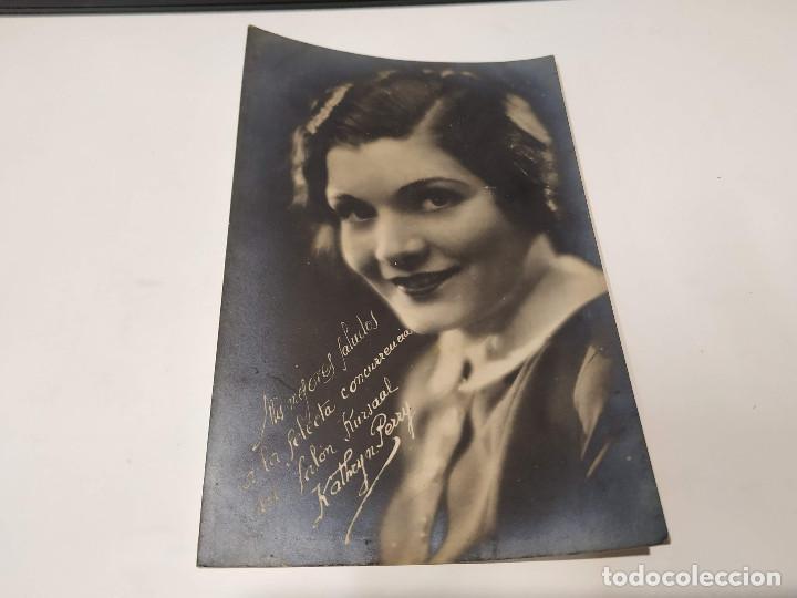 Cine: TARJETA POSTAL KATHRYN PERRY - DEDICATORIA IMPRESA AL P&Uacute;BLICO DEL KURSAAL