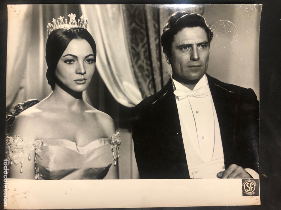 Cine: Foto original sara sarita Montiel y Raf vallone.la violetera 29,5 x 23 cm