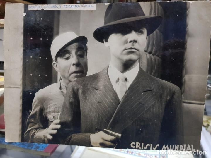 Kino: ANTIGUA FOTOGRAFIA CINE ESPA&Ntilde;OL MIGUEL LIGERO Y RICARDO NU&Ntilde;EZ CRISIS MUNDIAL