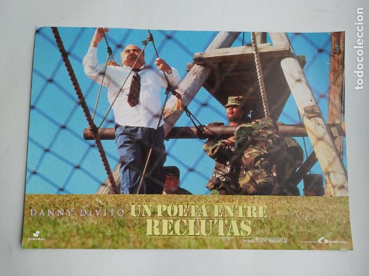 Cine: LOTE DE 2 FOTOGRAMAS DE LA PELICULA UN POETA ENTRE RECLUTAS. DANNY DEVITO. PENNY MARSHALL. TDKP17K