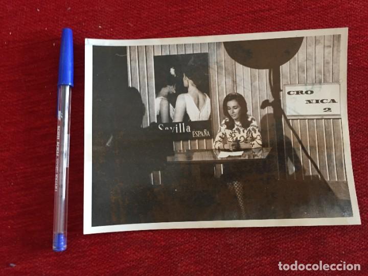 Cine: R11048 FOTO FOTOGRAFIA ORIGINAL DE PRENSA TVE TELEVISION SEVILLA CRONICA 2 BEATRIZ VALDENEBRO