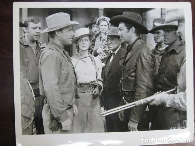 Cine: billy el ni&ntilde;o - foto original b/n - robert taylor brian donlevy Lon Chaney Jr. Billy the Kid