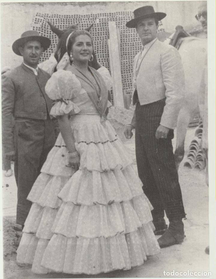 Kino: Fotograf&iacute;a (24x18) Juanita Reina y Rub&eacute;n Rojo. sucedi&oacute; en Sevilla