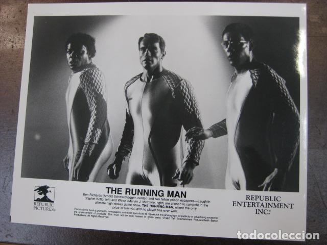 Cine: Perseguido the running man - FOTO ORIGINAL B/N - Arnold Schwarzenegger yaphet kotto