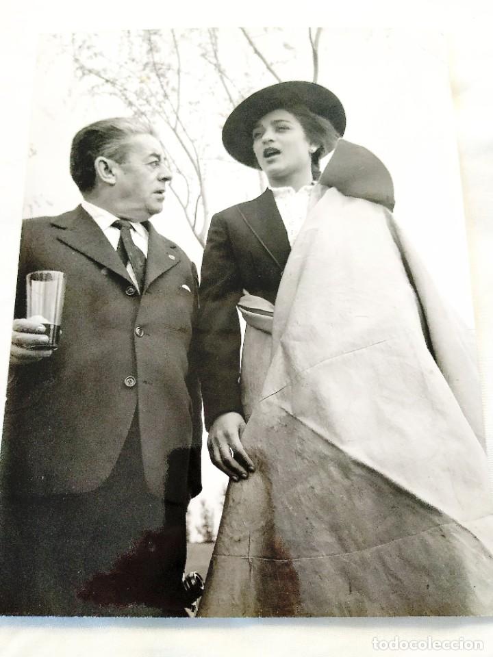 Kino: FOTOGRAF&Iacute;A DE SE&Ntilde;ORITA CON CABALLERO 2/2