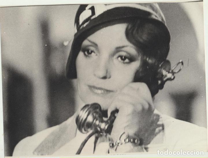 Cine: Fotograf&iacute;a (18x24) Carmen Sevilla en guerreras Verdes