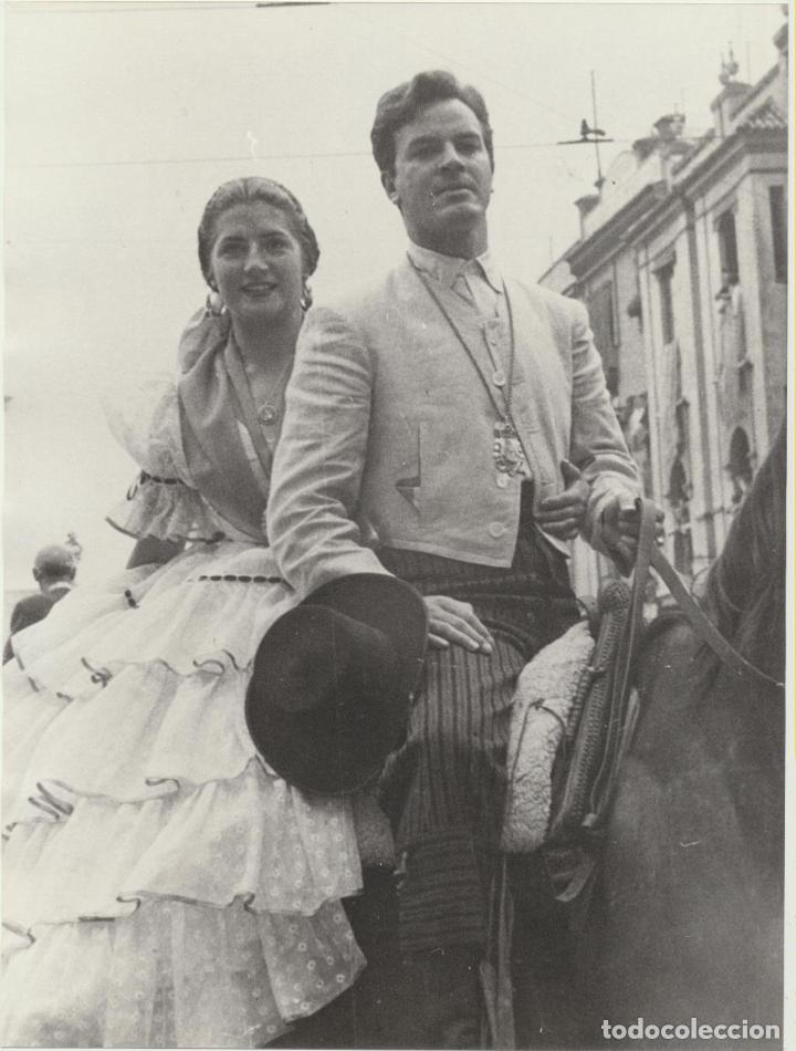 Kino: Fotograf&iacute;a (24x18) Juanita Reina y Rub&eacute;n Rojo en Sucedi&oacute; en Sevilla