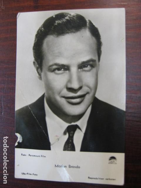 Cine: marlon brando young - postal original b/n - american film actor - tie corbata - ufa film foto