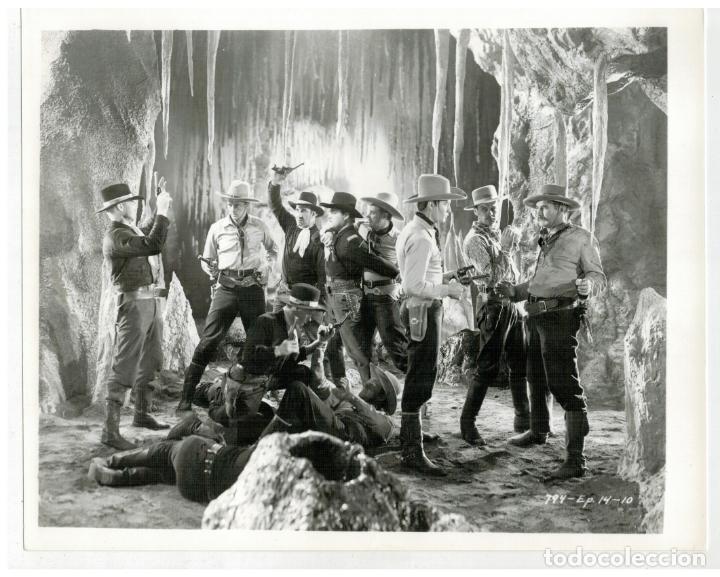 Cine: FOTOGRAFIA ORIGINAL DEL ACTOR BRUCE BENNETT EN LA ESCENA DE UNA PELICULA