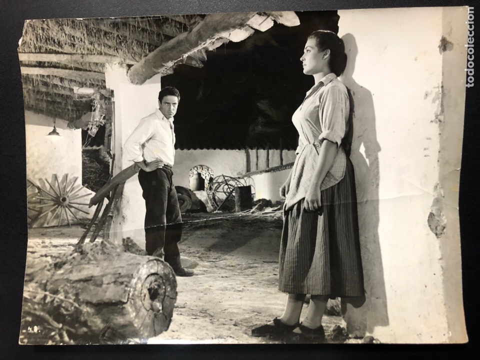 Cine: Foto original de la venganza Carmen sevilla y raf vallone 18 x 24 cm