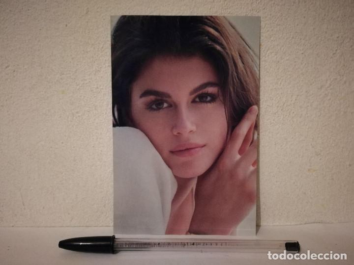 Cinema: TARJETA ACARTONADA -10*15- KAIA GERBER - MODELO
