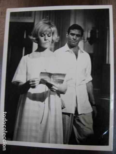 Cine: por favor no molesten - foto original b/n - Do Not Disturb rod taylor doris day