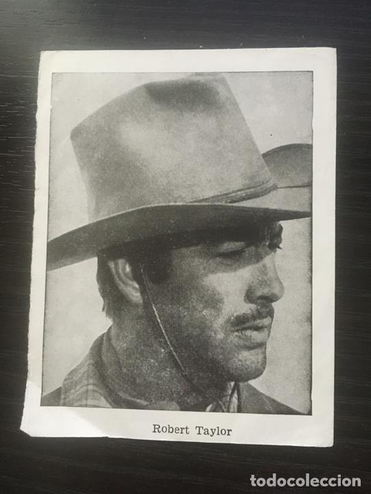 Cine: Robert Taylor - Caravana de mujeres - Foto cromo con ficha t&eacute;cnica