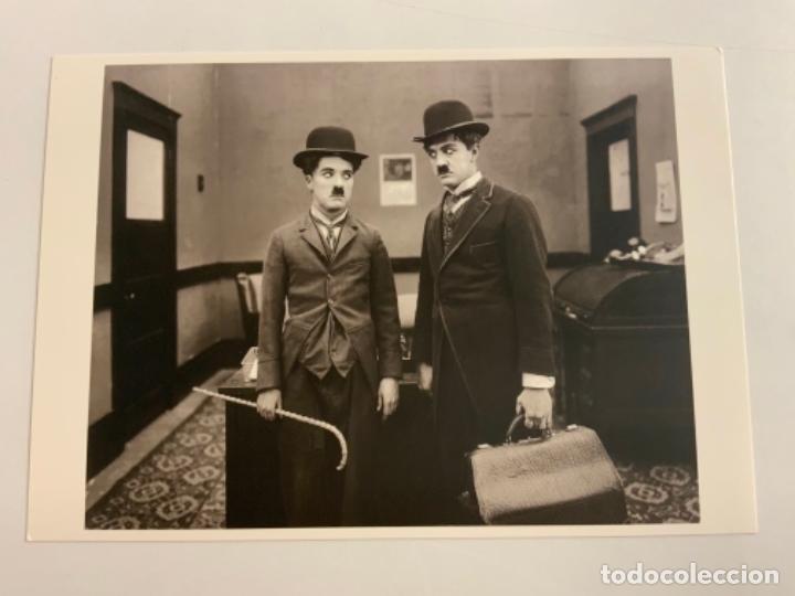Cine: Preciosa antigua postal de CHARLIE CHAPLIN. Mide unos 15x10,5cm. BUEN ESTADO.