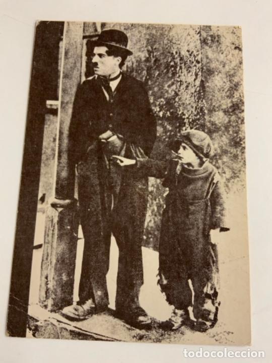 Cine: Antigua postal de CHARLIE CHAPLIN. Mide unos 15x10,5cm. ESCRITA.