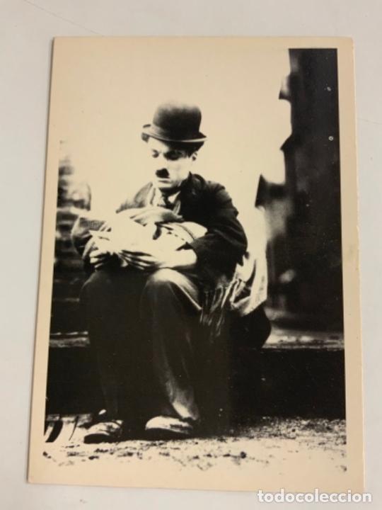 Cine: Antigua postal de CHARLIE CHAPLIN. Mide unos 15x10,5cm. IMPECABLE.