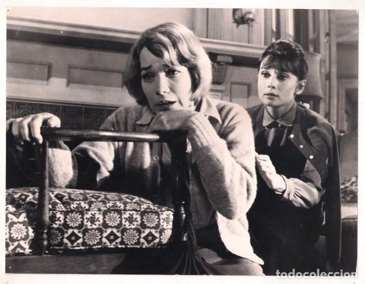 Cine: F10770D AUDREY HEPBURN SHIRLEY MACLAINE LA CALUMNIA FOTO B/N ORIGINAL ESPA&Ntilde;OLA