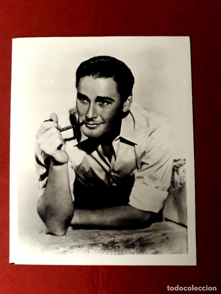 Kino: Foto Gran Formato Errol Flynn ( 20.20 cm X 25.20cm )