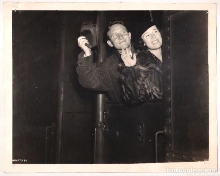 Cinema: F10902D SPENCER TRACY Y SU ESPOSA EN TREN FOTO B/N ORIGINAL AMERICANA
