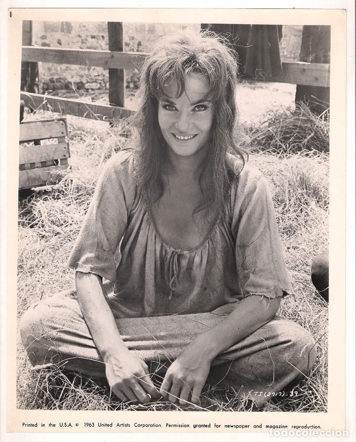 Cine: F10962D DIANE CILENTO TOM JONES FOTO B/N ORIGINAL AMERICANA