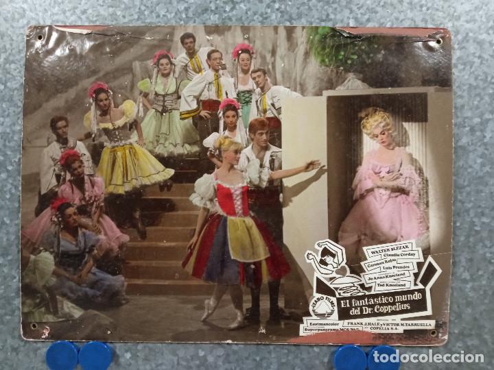Kino: El fant&aacute;stico mundo del DR. Coppelius. Walter Slezak, Claudia Corday. FOTOCROMO DE CARTON